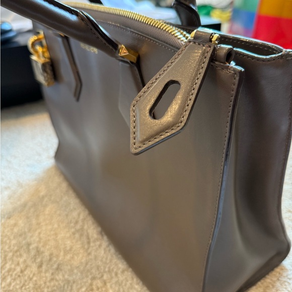 Authentic Michael Kors Handbag - Picture 5 of 9